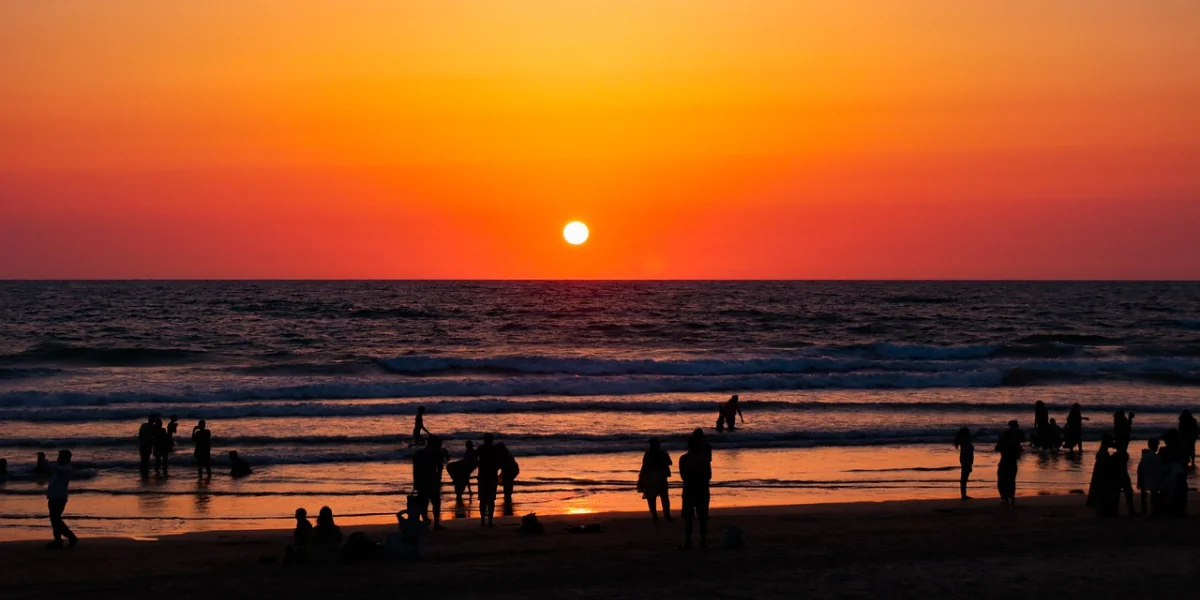 Solo-Friendly Beaches