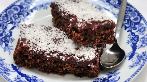 Vegan-Chocolate-Coconut-Slice